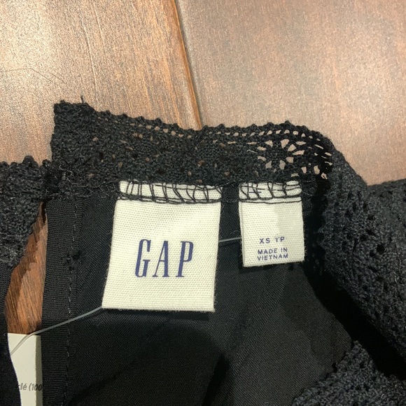 GAP. black sleeveless blouse. Size XS - Picture 4 of 4